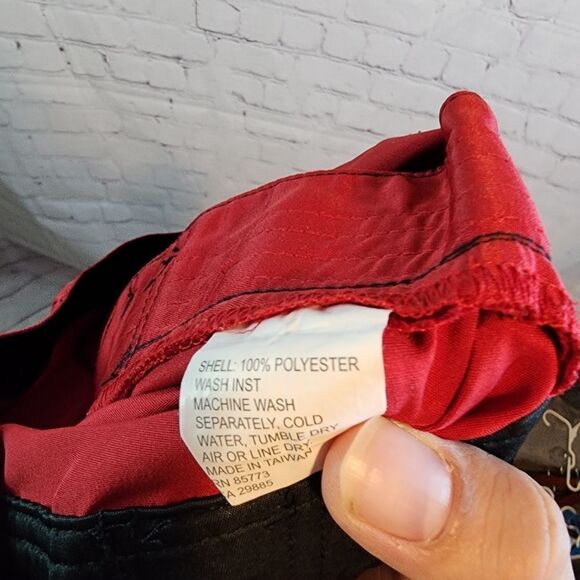 Men's O'Neill board shorts, size Medium - Picture 3 of 4